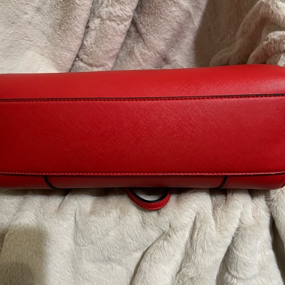 Guess purse - beautiful red - Picture 3 of 5
